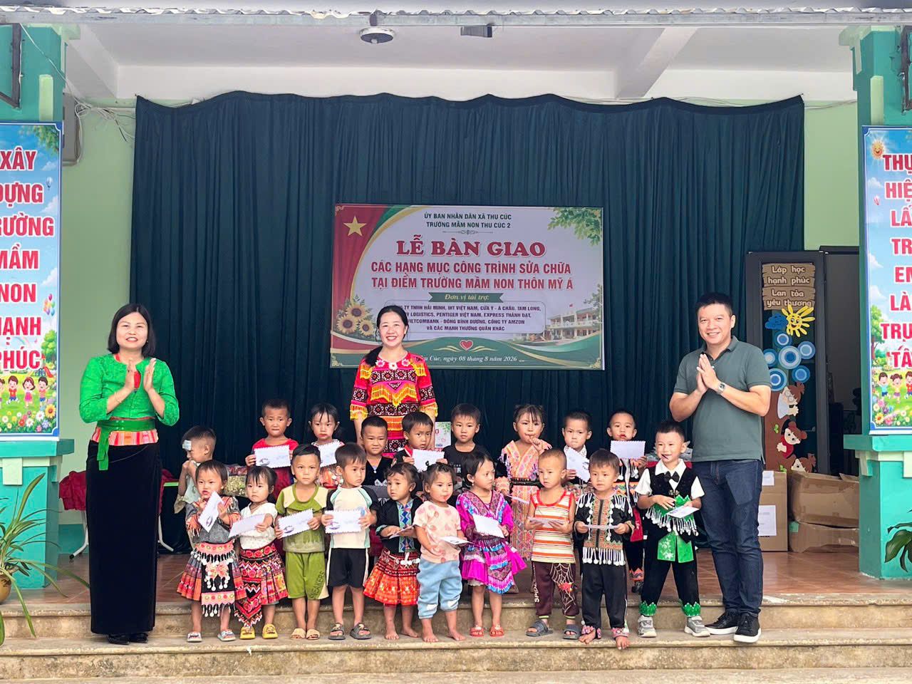 Công ty Cổ phần Express Thành Đạt trao gửi yêu thương đến các em nhỏ Trường Mầm non Thu Cúc 2